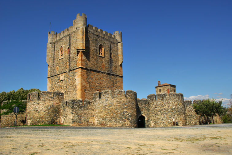 Castelo_de_Bragança_-_Vista_geral
