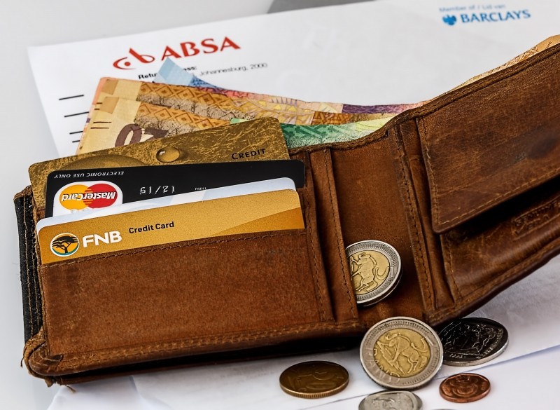 wallet-credit-card-cash-money-plastic-banking